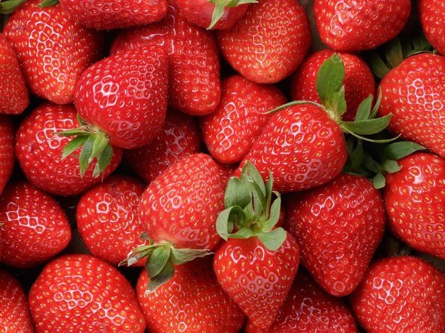 Обои клубника, ягоды, крупным планом, strawberry, berries, closeup разрешение 2560x1600 Загрузить