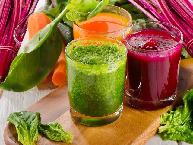 Обои зелень, овощи, стаканы, морковь, сок, смузи, свекла, greens, vegetables, glasses, carrots, juice, smoothies, beets разрешение 2560x2074 Загрузить