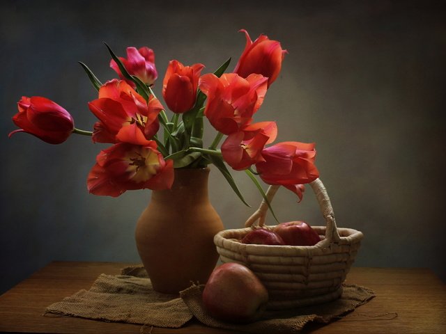 Обои цветы, яблоки, букет, тюльпаны, корзинка, мешковина, flowers, apples, bouquet, tulips, basket, burlap разрешение 2509x1805 Загрузить
