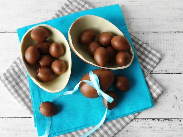 Обои пасха, яйца, шоколад, сладкое, шоколадное яйцо., easter, eggs, chocolate, sweet, chocolate egg. разрешение 2560x1706 Загрузить