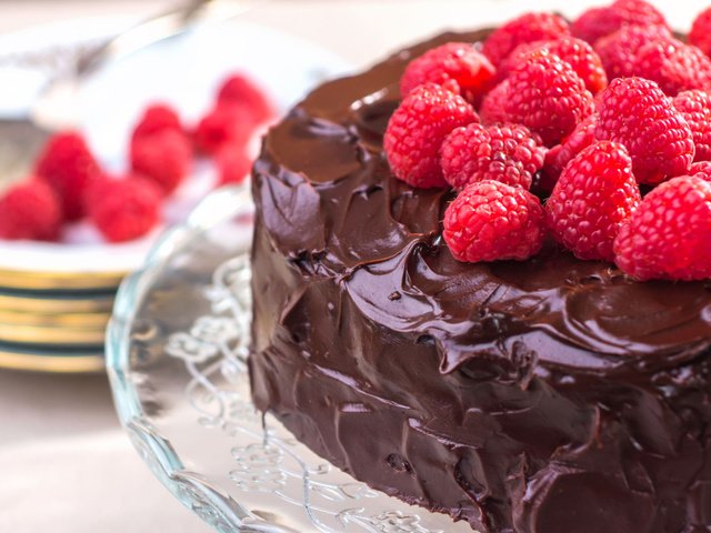 Обои малина, ягоды, шоколад, сладкое, торт, десерт, raspberry, berries, chocolate, sweet, cake, dessert разрешение 1920x1080 Загрузить