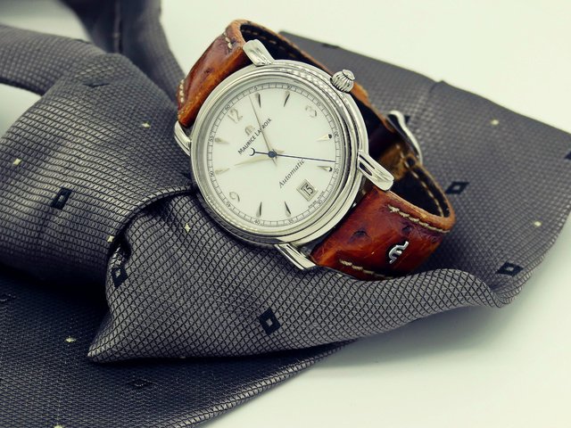 Обои часы, галстук, аксессуары, наручные часы, watch, tie, accessories, wrist watch разрешение 2880x1800 Загрузить