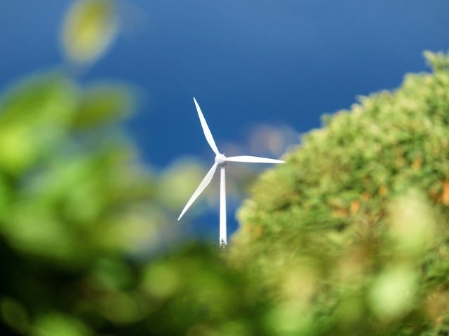 Обои небо, природа, размытость, ветряк, ветряная турбина, the sky, nature, blur, windmill, wind turbine разрешение 4896x3236 Загрузить