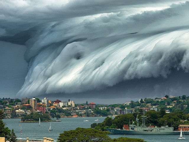 Обои облака, город, австралия, циклон, брисбен, clouds, the city, australia, cyclone, brisbane разрешение 2000x1225 Загрузить