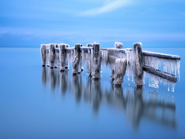 Обои небо, отражение, пейзаж, море, сосульки, brian krouskie, the sky, reflection, landscape, sea, icicles разрешение 1920x1200 Загрузить