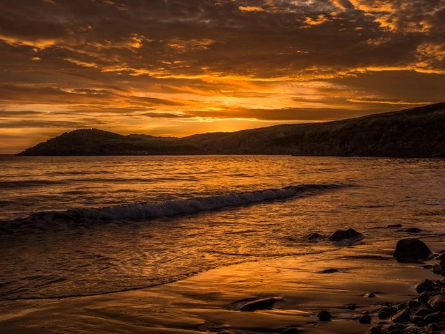 Обои небо, облака, камни, закат, море, великобритания, побережье, the sky, clouds, stones, sunset, sea, uk, coast разрешение 2560x1707 Загрузить