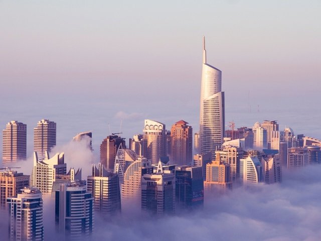 Обои облака, город, дубаи, высотки, объединённые арабские эмираты, clouds, the city, dubai, skyscrapers, united arab emirates разрешение 2560x1707 Загрузить