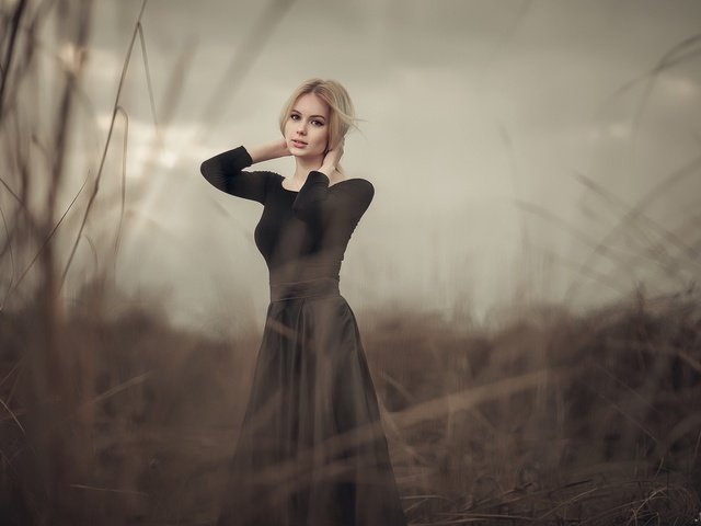 Обои природа, закат, платье, блондинка, модель, лицо, angelos tzitzifopoulos, nature, sunset, dress, blonde, model, face разрешение 2048x1363 Загрузить