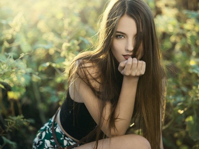 Обои девушка, поза, взгляд, длинные волосы, girl, pose, look, long hair разрешение 1920x1200 Загрузить