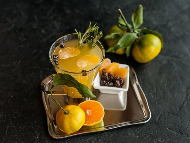 Обои напиток, фрукты, мандарины, фреш, розмарин, drink, fruit, tangerines, fresh, rosemary разрешение 2500x1641 Загрузить