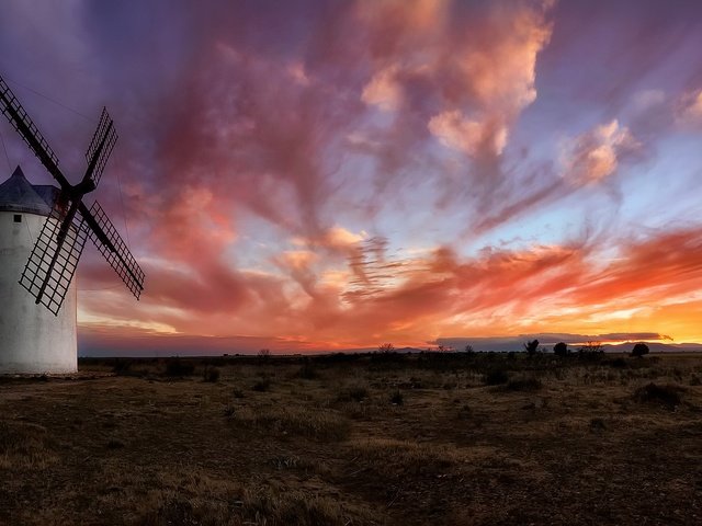 Обои небо, облака, природа, закат, поле, мельница, the sky, clouds, nature, sunset, field, mill разрешение 1920x1100 Загрузить