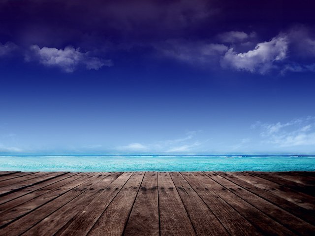 Обои небо, облака, море, горизонт, деревянная поверхность, the sky, clouds, sea, horizon, wooden surface разрешение 2880x1920 Загрузить
