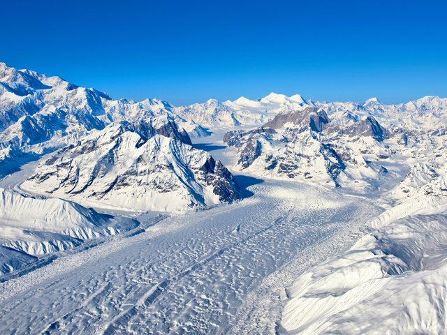 Обои небо, горы, снег, природа, зима, вершины, ледник, гималаи, the sky, mountains, snow, nature, winter, tops, glacier, the himalayas разрешение 4000x2250 Загрузить