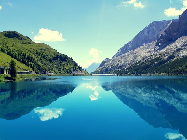 Обои небо, облака, озеро, горы, отражение, италия, marmoleda, the sky, clouds, lake, mountains, reflection, italy разрешение 2560x1600 Загрузить