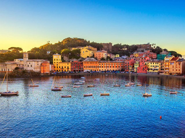 Обои море, город, италия, сестри леванте, sea, the city, italy, sestri levante разрешение 2529x1080 Загрузить