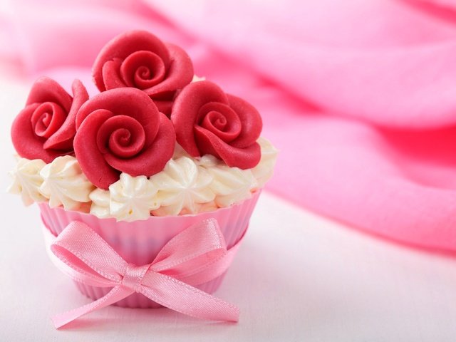 Обои сладкое, десерт, пирожное, кекс, маффин, крем, desert-keksy-pirozhnoe-3473, sweet, dessert, cake, cupcake, muffin, cream разрешение 3840x2570 Загрузить