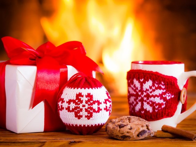 Обои новый год, корица, кружка, камин, подарок, рождество, печенье, new year, cinnamon, mug, fireplace, gift, christmas, cookies разрешение 2880x1800 Загрузить