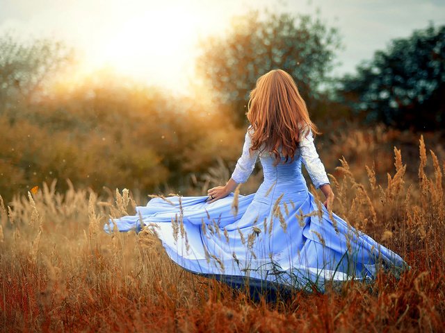 Обои девушка, настроение, платье, поле, волосы, прогулка, girl, mood, dress, field, hair, walk разрешение 1920x1200 Загрузить