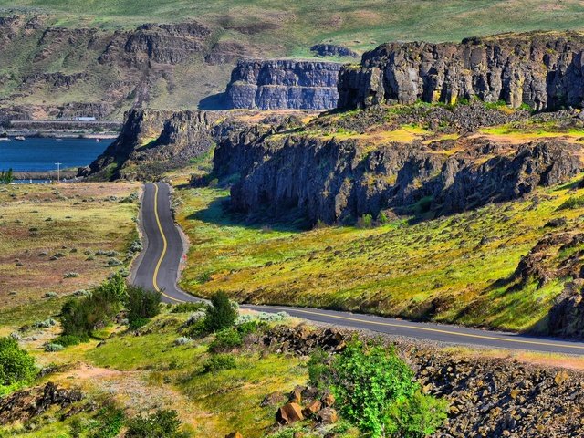 Обои дорога, озеро, горы, скалы, road, lake, mountains, rocks разрешение 2000x1322 Загрузить