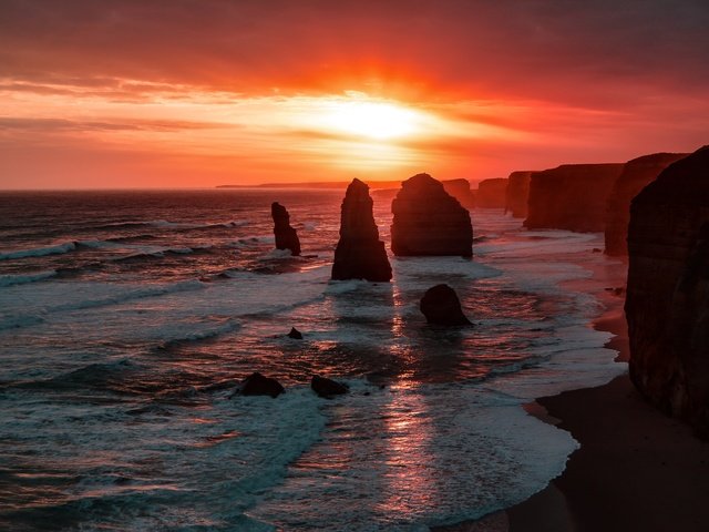 Обои небо, двенадцать апостолов, облака, the twelve apostles, скалы, природа, закат, море, горизонт, австралия, the sky, twelve apostles, clouds, rocks, nature, sunset, sea, horizon, australia разрешение 6000x4000 Загрузить