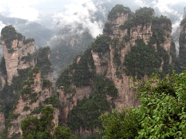 Обои горы, скалы, природа, туман, китай, zhangjiajie national forest park, zhangjiajie national park, чжанцзяцзе, mountains, rocks, nature, fog, china, zhangjiajie разрешение 3840x2560 Загрузить
