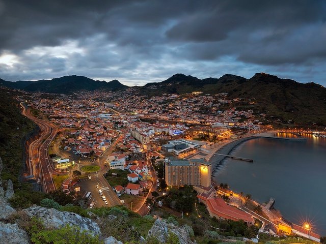 Обои горы, atlantic ocean, machico bay, панорама, машику, побережье, залив, ночной город, португалия, мадейра, атлантический океан, mountains, panorama, machico, coast, bay, night city, portugal, madeira, the atlantic ocean разрешение 2500x1417 Загрузить