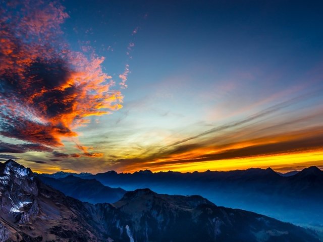 Обои небо, горы, закат, вершины, the sky, mountains, sunset, tops разрешение 2880x1800 Загрузить