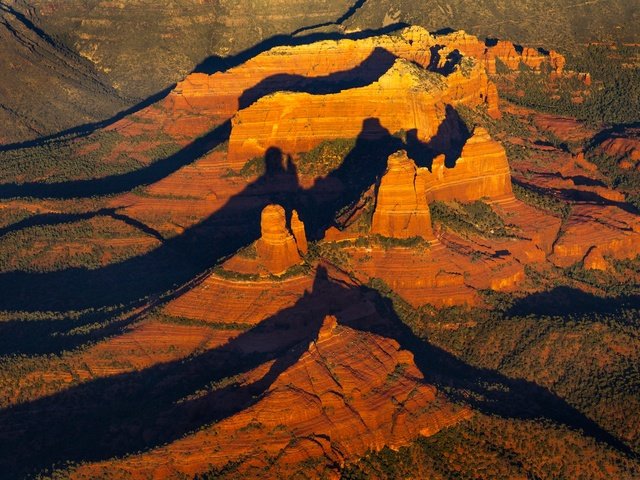 Обои горы, скалы, каньон, тень, сша, аризона, седона, mountains, rocks, canyon, shadow, usa, az, sedona разрешение 2048x1365 Загрузить