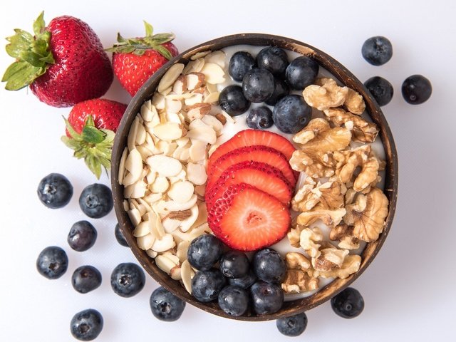 Обои орехи, ягоды, завтрак, йогурт, овсянка, nuts, berries, breakfast, yogurt, oatmeal разрешение 2046x1380 Загрузить