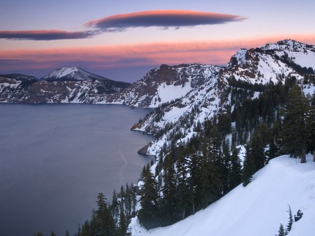 Обои небо, деревья, горы, снег, море, the sky, trees, mountains, snow, sea разрешение 1920x1080 Загрузить