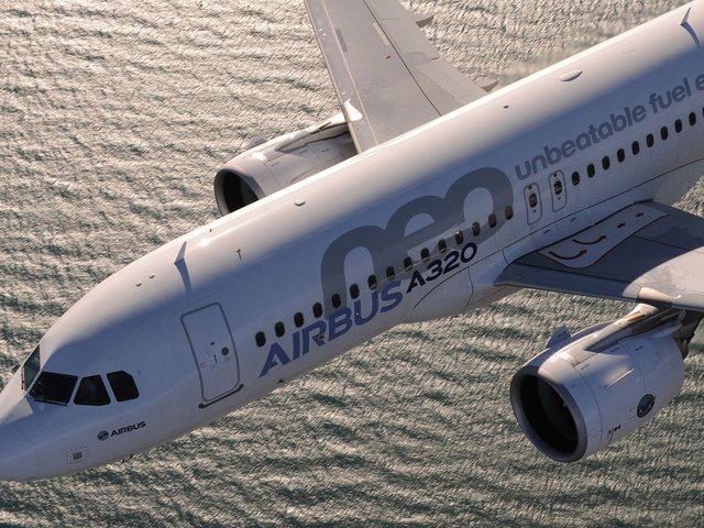 Обои море, airbus, авиалайнер, airbus a320, a320, airbus a320neo, sea, airliner разрешение 2112x1188 Загрузить