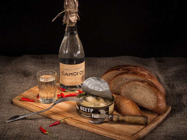 Обои хлеб, бутылка, закуска, самогон, bread, bottle, appetizer, moonshine разрешение 2112x1188 Загрузить