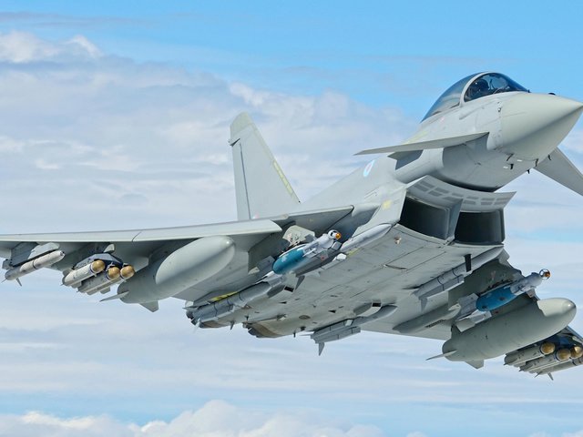 Обои многоцелевой истребитель, eurofighter typhoon, raf, jdam, пго, птб, mbda meteor, aim-132 asraam, птрк, brimstone, multi-role fighter, pgo, ptb, atra разрешение 2112x1188 Загрузить