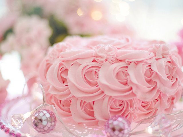 Обои шар, розовый, сладкое, гирлянда, торт, крем, ball, pink, sweet, garland, cake, cream разрешение 2112x1188 Загрузить