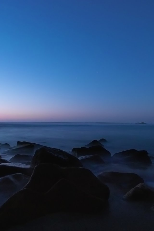 Обои скалы, море, сумерки, rocks, sea, twilight разрешение 2640x1760 Загрузить