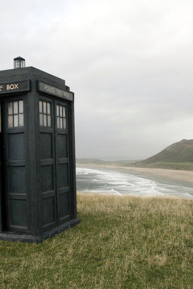 Обои море, побережье, police box, sea, coast разрешение 2060x1373 Загрузить