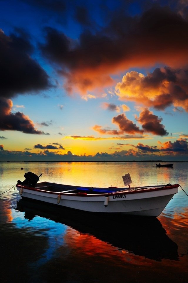 Обои вечер, тучи, горизонт, лодка, the evening, clouds, horizon, boat разрешение 1920x1200 Загрузить