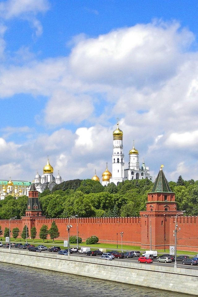 Обои дорога, река, москва, кремль, панорама, road, river, moscow, the kremlin, panorama разрешение 4000x1898 Загрузить