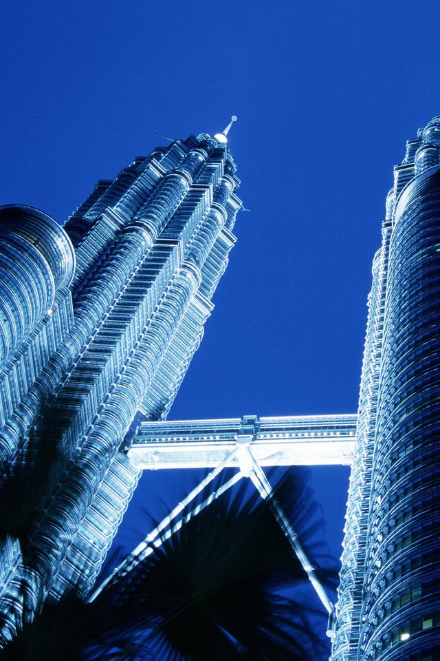 Обои небо, малайзия, building twin, the sky, malaysia разрешение 2500x1644 Загрузить