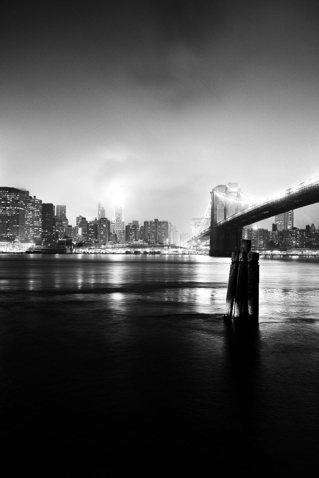 Обои ночь, мост, город, черно-белое фото, night, bridge, the city, black and white photo разрешение 1920x1200 Загрузить