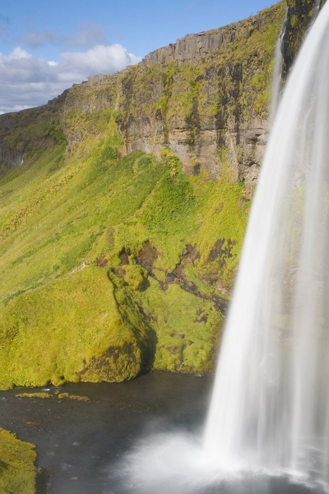 Обои облака, обрыв, река, исландия, горы, сельяландсфосс, природа, водопад сельяландсфосс, зелень, пейзаж, скала, водопад, clouds, open, river, iceland, mountains, seljalandsfoss, nature, seljalandsfoss waterfall, greens, landscape, rock, waterfall разрешение 1920x1080 Загрузить