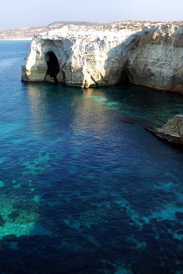 Обои скалы, берег, море, залив, греция, грот, остров милос, rocks, shore, sea, bay, greece, the grotto разрешение 1920x1200 Загрузить