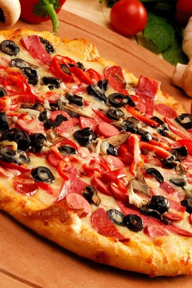 Обои сыр, перец, пицца, маслины, колбаска, корж, чеснок, cheese, pepper, pizza, olives, sausage, the cake, garlic разрешение 1920x1200 Загрузить