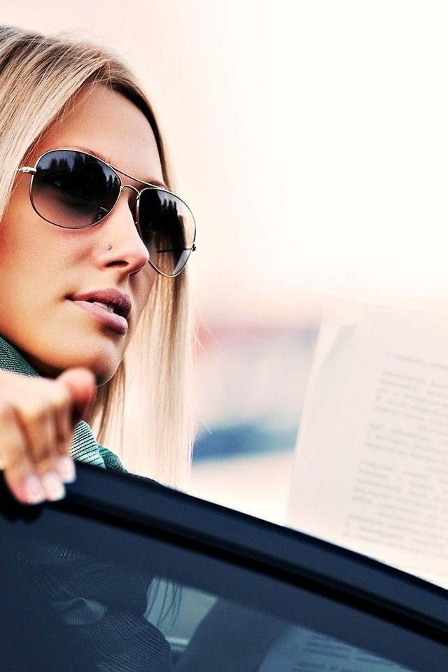 Обои девушка, блондинка, взгляд, авто, солнечные очки, girl, blonde, look, auto, sunglasses разрешение 1920x1080 Загрузить