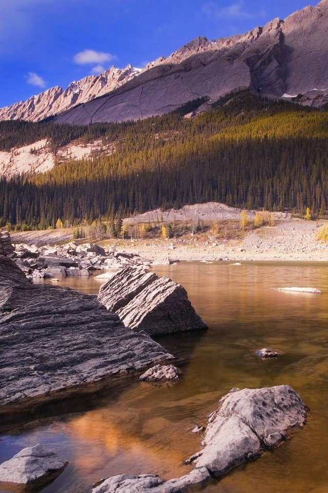 Обои озеро, горы, камни, берег, канада, альберта, lake, mountains, stones, shore, canada, albert разрешение 1920x1080 Загрузить