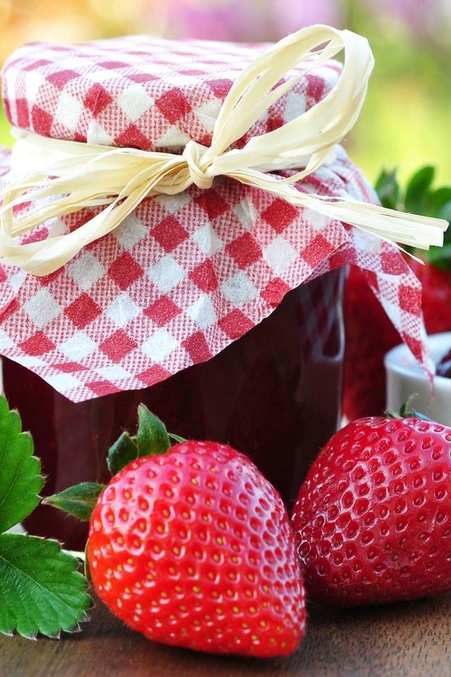 Обои клубника, джем, ягоды, баночка, варенье, клубничное, strawberry, jam, berries, jar разрешение 1920x1200 Загрузить