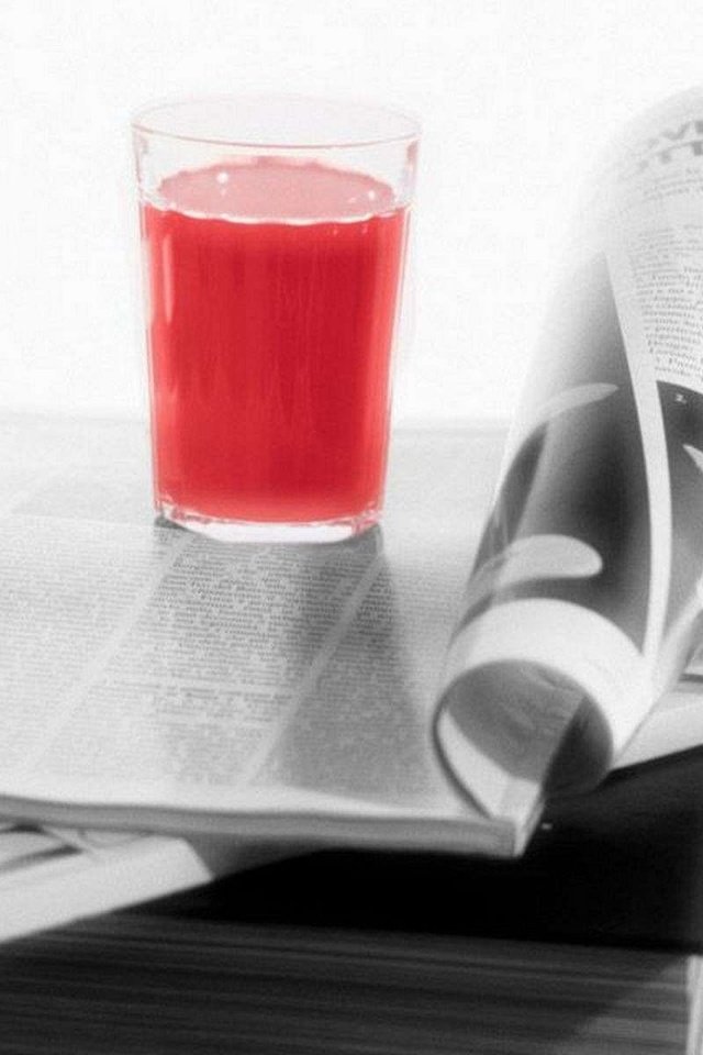 Обои напитки, стакан, сок, томатный сок, журналы, drinks, glass, juice, tomato juice, magazines разрешение 1920x1200 Загрузить