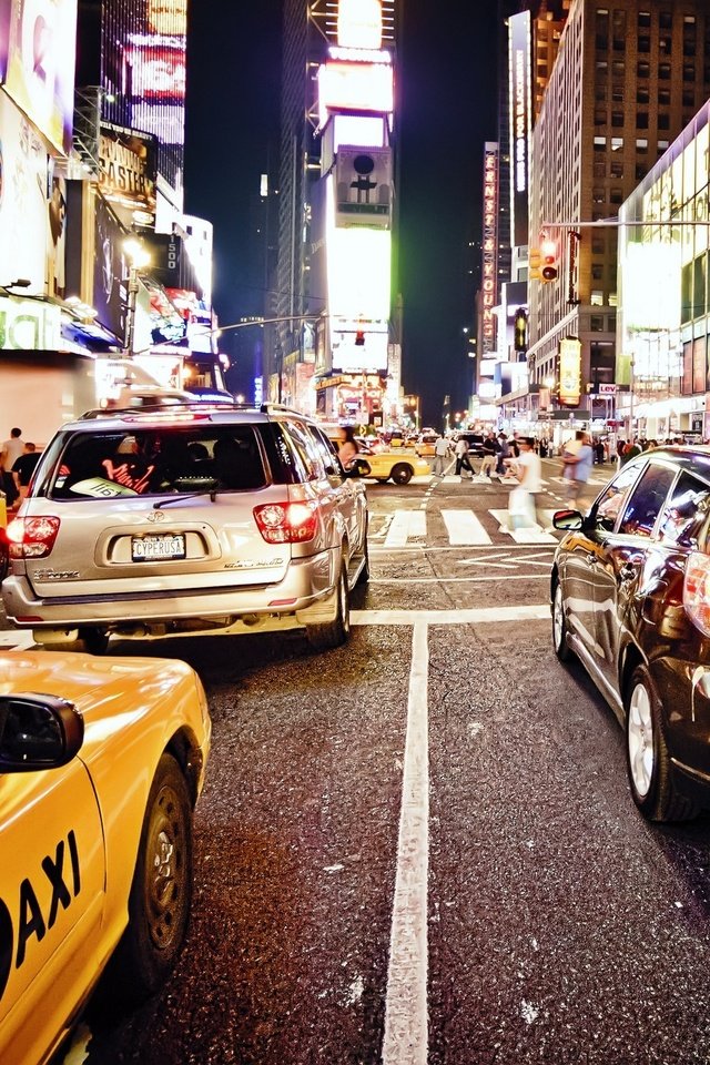 Обои дорога, ночь, улица, нью-йорк, машины, такси, road, night, street, new york, machine, taxi разрешение 2560x1600 Загрузить