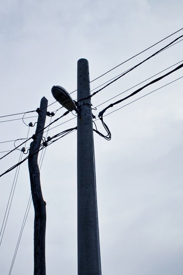 Обои небо, провода, столбы, лэп, nebo, provoda, stolby, линии электропередач, the sky, wire, posts, power lines, pionerskaya разрешение 1920x1080 Загрузить