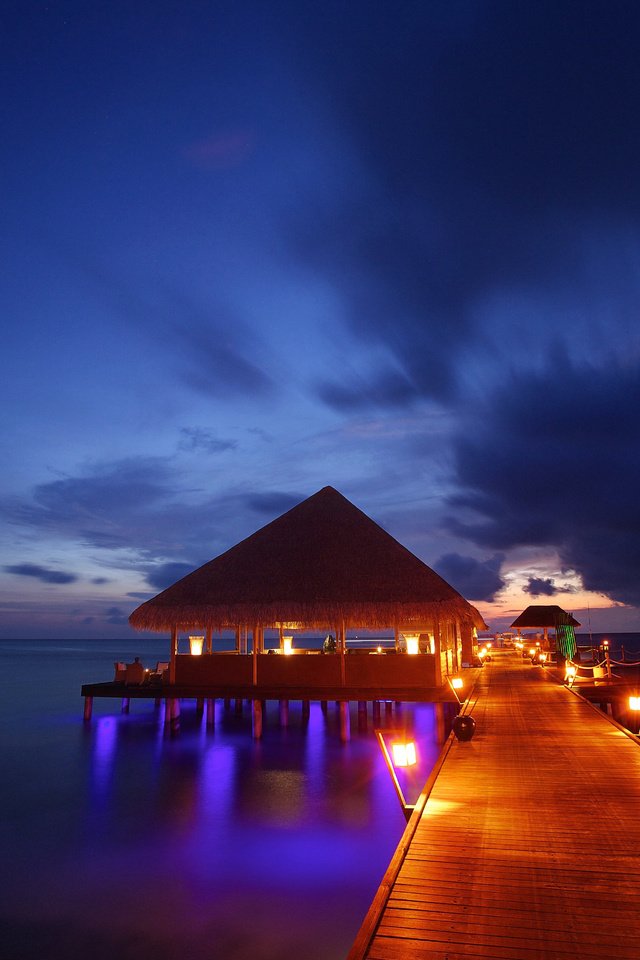 Обои вечер, море, бунгало, тропики, мальдивы, the evening, sea, bungalow, tropics, the maldives разрешение 5616x3744 Загрузить